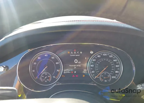 2019 Bentley Bentayga V8 z USA, uszkodzony, nr VIN SJAAM2ZV1KC025026